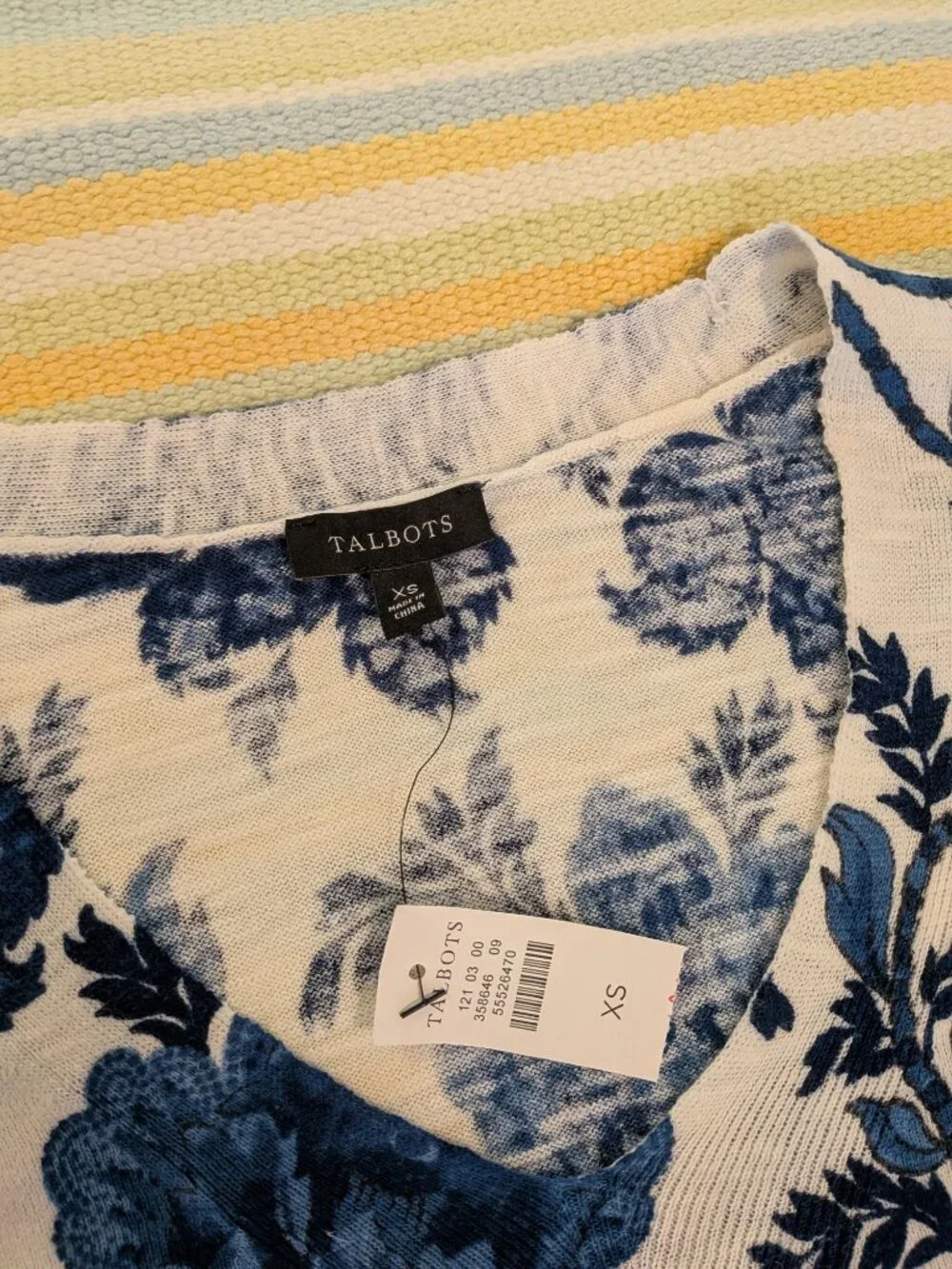 💙 NEW NWT Talbots Decorative Floral Vneck Sweater XS